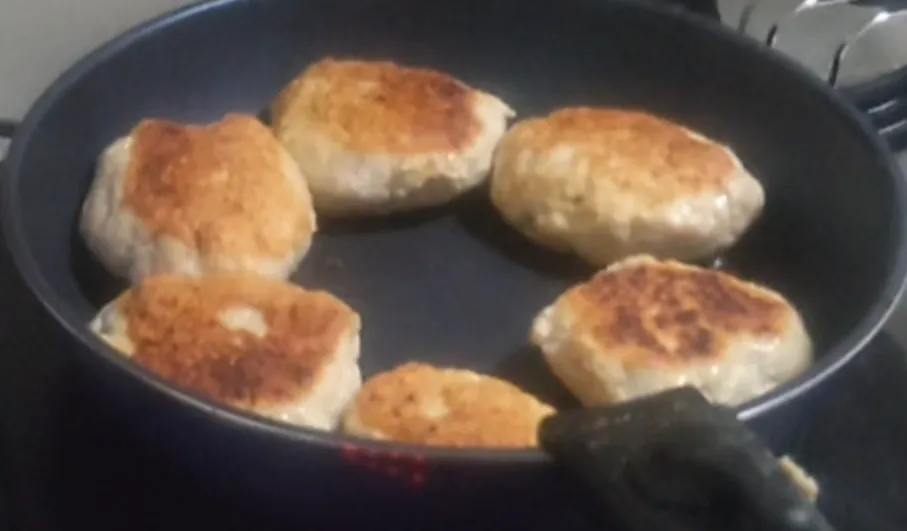 ひっくり返して強火で焼く